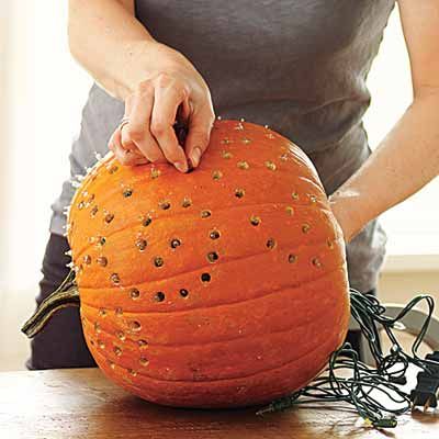 As y’all know, we LOVE to decorate for seasons and holidays. Today, we are going to show you how to make some very classy (and easy) pumpkin luminaries. We originally found this on Thi… Pumpkin Drilling, Do It Yourself Decoration, Pumpkin Craft, Image Halloween, Hallowen Ideas, Beautiful Pumpkins, Teal Wedding, Food Diy, Club Ideas