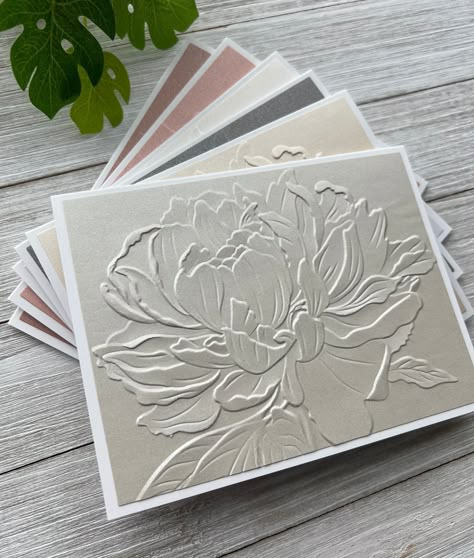 Handmade Note Card Set: **embossed note cards with envelopes  There are 3 set of cards to choose from:  Set 1 - Four Cards (White Cards) Set 2 - Five Color Cards (Silver, Gray, Rose Gold, Pink, & Champagne) Set 3 - Six Cards (Silver, Gray, Rose Gold, Pink, Champagne, & White) These A2 card measures approx. 4.25 x 5.5 inches & it comes with blank envelopes.  Cards are embossed on 65lb shimmer papers and made with 110lb card base. The inside of the cards is left blank for your own personal message Embossing Powder Ideas, Christmas Cards Handmade Elegant, Embossed Cards Handmade, Designer Paper Cards, Pink Peppermint, Card Embossing, Anniversary Cards Handmade, Hand Painted Card, White Cards