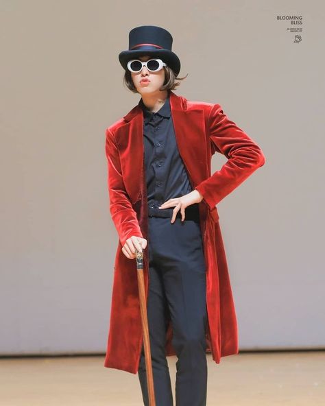 Halloween Costume Ideas For Men, Costume Ideas For Men, Willy Wonka Halloween, Willy Wonka Costume, Ravn Oneus, Scary Costumes, Halloween Costumes Friends, Unique Costumes, Boy Halloween Costumes