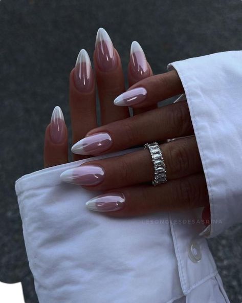 Glazed Pink Almond Nails, Chrome Minimalist Nails, Rounded Acrylic Nails Design, Pearly Pink Chrome Nails, Classy Round Nails Ideas, Baby Chrome Nails, Pink Nails With Silver Tips, Neutral Pink Chrome Nails, Round Almond Acrylic Nails