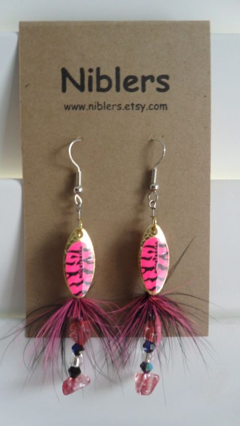 Fishing Lure Earrings Diy, Fishing Ideas, Personalized Fishing Gifts, Fish Hook Jewelry, Country Jewelry, Fish Jewelry, Diy Gifts For Him, Jewerly Making, Fish Crafts