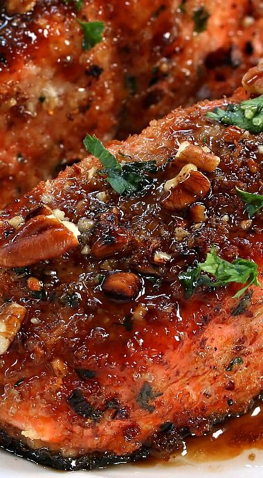 Crockpot Salmon, Pecan Crusted Salmon, Seafood Entrees, Paleo Crockpot, Crusted Salmon, Salmon Dinner, Maple Pecan, Baked Salmon Recipes, Salmon Dishes