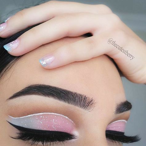 Baby Shower Makeup, Glitter Brows, Grey Eye Makeup, Grey Lipstick, Nails Grey, Pink Eye Makeup, Nails Matte, Glitter Eye Makeup, White Eyeliner