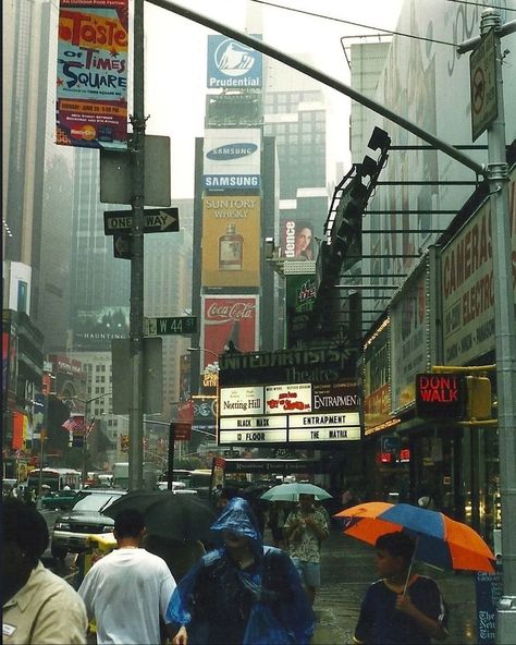 1990s New York City, Nyc In The 90s, Nyc 1990s, 1999 Aesthetic, New York 1990s, New York 90s, Aesthetic Heaven, 90s City, 90s Nyc