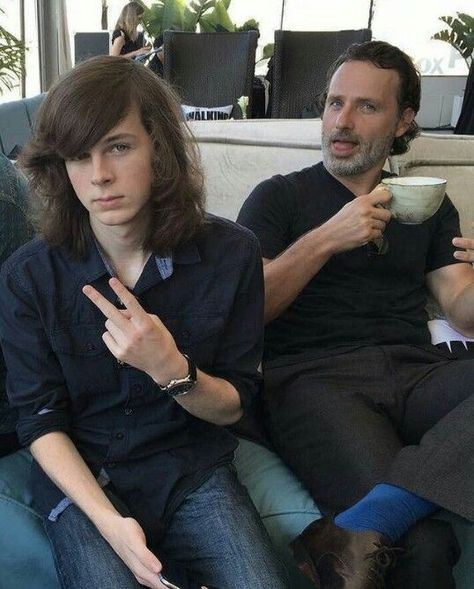 Carl The Walking Dead, Rick And Carl, Twd Funny, Twd Memes, Walking Dead Cast, Chandler Riggs, Carl Grimes, Rick Grimes, Stuff And Thangs