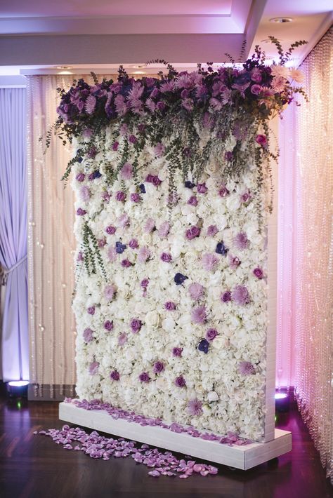 Lavender Flower Wall, 15 Party Ideas Quinceanera, Purple Quinceanera Theme, Lavender Quinceanera, Purple Sweet 16, Lila Party, Lavender Wedding Theme, Rapunzel Wedding, Tangled Wedding