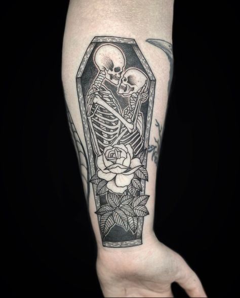 Skeleton Marriage Tattoo, Skeleton The Lovers Tattoo, Coffin Skeleton Tattoo, Lover Skeleton Tattoo, Two Skeletons In Love Tattoo, Skeleton Couple Tattoo Romantic, Skeleton Love Tattoo, Skeleton Lovers Tattoo, Eli Tattoo