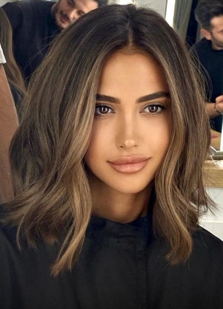 30 Gorgeous Brunette Hair Color Ideas with Babylights Ash Brown And Caramel Balayage, Short Fluffy Hair, Rambut Brunette, Brown Hair Inspo, Brunette Hair With Highlights, Brunette Balayage, Bouncy Hair, Caramel Hair, Brunette Balayage Hair