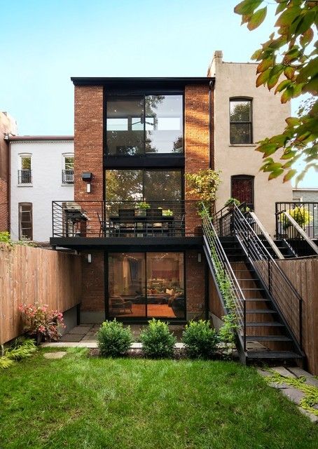 Brownstone Backyard, Contemporary Townhouse, Nyc House, New York Townhouse, Park Slope Brooklyn, Garden Nails, Townhouse Exterior, Outdoor Restaurant Design, Garden Retreat