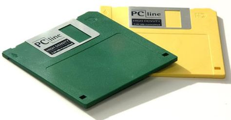 Floppy Disks, I miss my lemmings & duck tails games School Objects, Magnetic Tape, Back In My Day, Floppy Disk, 90s Childhood, Oldies But Goodies, Storage Devices, 90s Kids, Steve Jobs