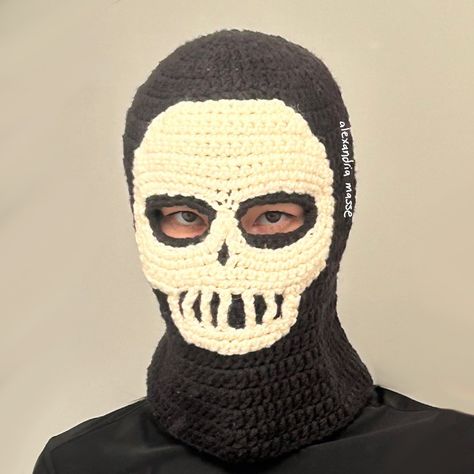 Crochet Skull Balaclava, Knitting Mask, Crocheted Balaclava, Alexandria Masse, Skull Balaclava, Crochet Cushion Covers, Craft Ideas For Beginners, Balaclava Crochet, Skull Crochet