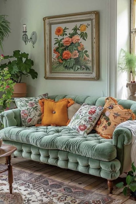 Maximalist Cottagecore, Countryside Interior, Chic Boho Living Room, Common Living Room, Cottage Core Living Room, Cozy Boho Living Room, Colorful Cottage, Floral Bedroom, Cottage Living Rooms