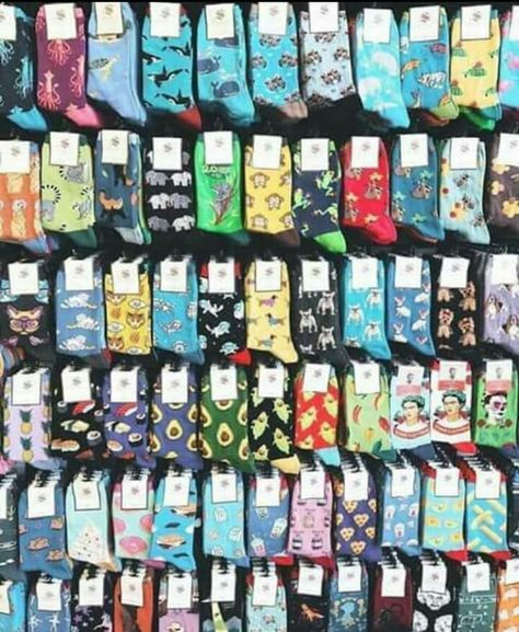 pinterest>>@averywarren15💫 #fashion #recipes #homedecor #dresses #quotes #hairstyles #shorthairstyles #inspirationalquotes #funnymemes #naildesigns #music #happiness Grunge Style Outfits, Toe Up Socks, Pop Punk Fashion, Funky Socks, Stylish Socks, Skateboarder, Crazy Socks, Cute Socks, Happy Socks