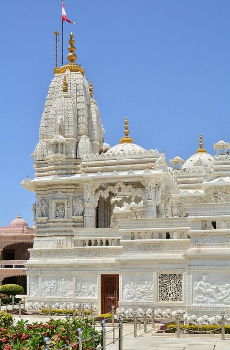 Swami Narayan temple, Bhuj, Gujarat Pic Manfred Sommer Tample Degin, Swami Narayan Temple, Temple Ideas, Swami Narayan, Prem Mandir, Sanathana Dharma, Marble Temple, Template Images, Cane Baskets