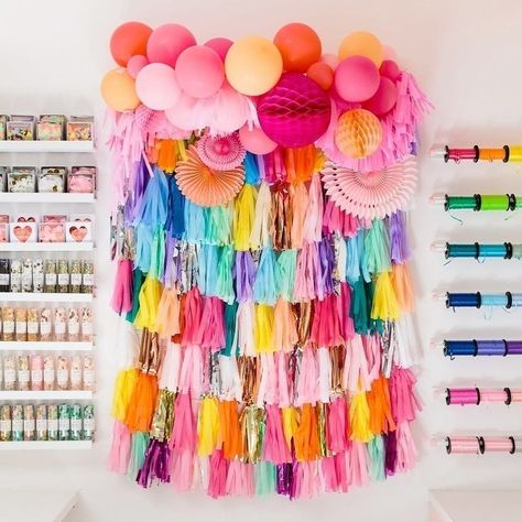 Love this set up from @bonjourfete; isn't it magical?! Let's dream together for a minute, shall we? 🌈💕 (hopefully that will pull us out of the #mondayblues...) . .#pebblesinc #repost #pebblesfinds #bonjourfete #partytime #paperparty #balloondecor Girl Parties, Christmas Rainbow, Booth Displays, Fringe Backdrops, Party Supply Store, Balloon Shop, Event Backdrop, Party Stores, Diy Party Decorations