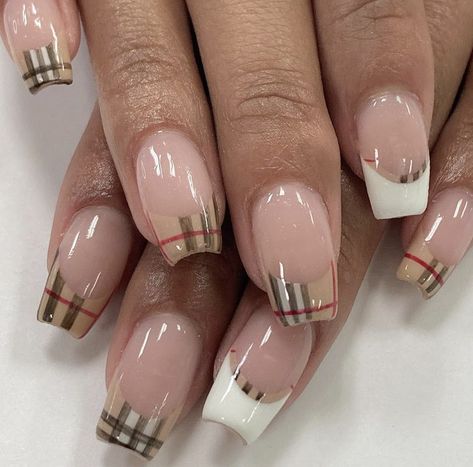 nude classic trendy 2022 nail trending now nail designer elegant neutral nails Burberry Nails, Stilleto Nails Designs, Nails French Tip, Finger Art, Punk Nails, Fall 24, Nails French, French Tips, Neutral Nails