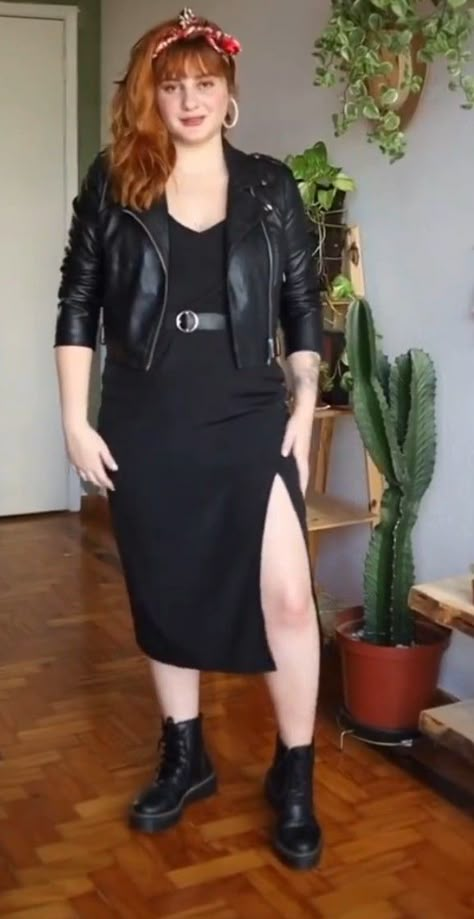 Plus Size Singer Outfits, Plus Size Edgy Chic, Mid Size Rocker Outfits, Rock Concert Outfit Ideas Over 40 Plus Size, Rock Chic Plus Size, Simple Goth Outfit Plus Size, Emo Concert Outfit Plus Size, Plus Size Reputation Outfit, Curvy Rocker Style