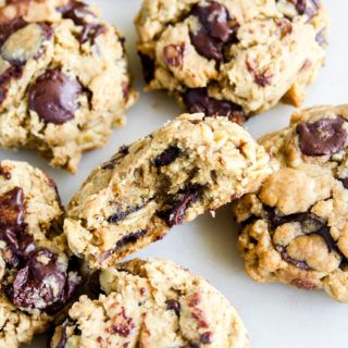 Wholewheat Oat Chocolate Chip Cookies (Eggless) Choco Cookies, Oat Chocolate Chip Cookies, Eggless Chocolate Chip Cookies, Oat Cookies, Banana Oats, Oatmeal Cookie Recipes, Peanut Butter Bars, Honey Oatmeal, Baking Essentials