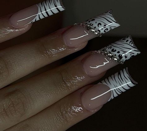 Nail Designs Long Nails, Zebra Print Nails, Zebra Nails, Hippie Nails, Exotic Nails, Ultra White, Sparkle Nails, Bling Acrylic Nails, Short Acrylic Nails Designs