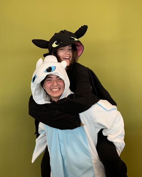 Love this photo of our #KigurumiFanoftheDay @crissont! Thanks for the adorable pic!  www.kigurumi-shop.com 😍 How To Train Your Dragon Onesie, Matching Onesies, Animal Onesies, Pokemon Costumes, Onesie Costumes, Cute Onesies, Animal Pajamas, Kids Onesies, New Template