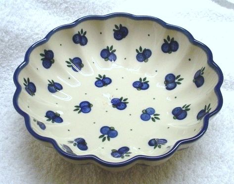 Blueberry Bowl, Clay Cafe, Ceramic Cafe, Diy Pottery Painting, Pottery Painting Ideas, Color Me Mine, Pottery Painting Designs, Clay Diy Projects, Keramik Design