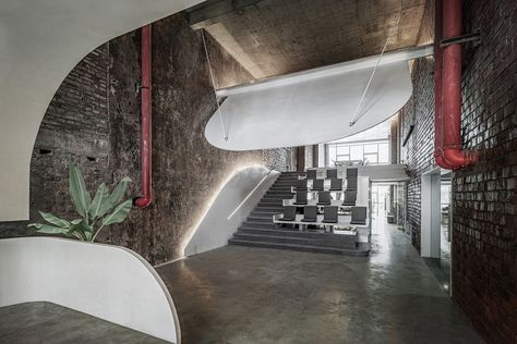 Office Renovation in Old Factory / Qing Studio Old Factory Renovation, Desk Renovation, Brick Office, Office Breakout Area, Sectional Perspective, Office Breakout, Factory Architecture, Breakout Area, Small Theatre