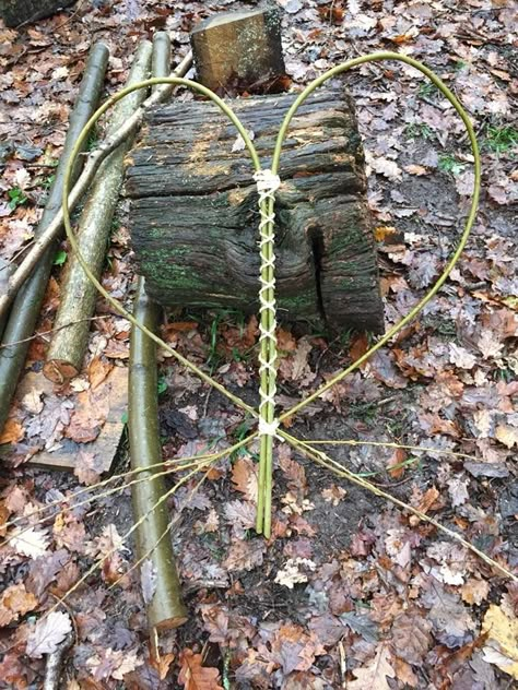 Willow heart Willow Garden Structures Diy, Willow Heart, Rustic Trellis, Willow Garden, Orchard Garden, Twig Art, Willow Weaving, Bamboo Art, Container Gardening Flowers