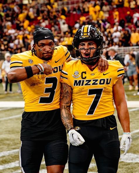 Mizzou Football on Instagram: "Just a couple Second Team All-Americans per @theathletichq 💪💪 #MIZ 🐯🏈" Mizzou Game Day Outfit, Nick Kroll, Mizzou Football, Florida State Seminoles Football, Football Board, American Football Uniforms, Seminoles Football, Nfl Football Pictures, Houston Cougars