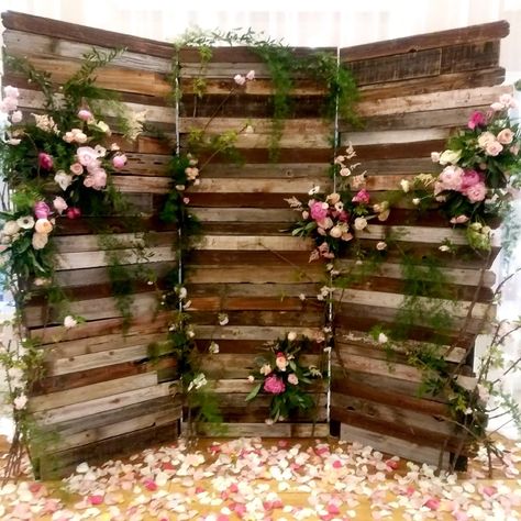 Valentines Photo Booth, Wood Wedding Arches, Valentine Backdrop, Backyard Reception, Bella Wedding, Rustic Elegant Wedding, Holiday List, Photo Backdrops, Ceremony Arch