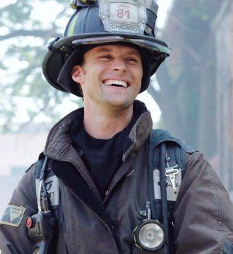 Matt Casey (Jesse Spencer) in Chicago Fire Matt Casey Chicago Fire, Chicago Fire Casey, Matt Casey, Firefighter Humor, Jesse Spencer, Chicago Fire, Firefighter, Character Inspiration, Riding Helmets