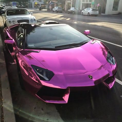 “Amazing pink/purple chrome aventador! Follow 👉Pinterest: Junior D-Martin❤ #sexy #onfleek #onpoint #hot #instagood #instadaily #picoftheday #lit Kereta Sport, Purple Chrome, Aventador Lamborghini, Top Luxury Cars, Luxurious Cars, Lamborghini Veneno, Lamborghini Cars, Pink Car, Fancy Cars