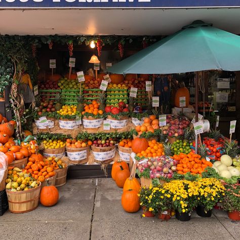 Fall, farmers market, autumn Autumn Farmers Market Aesthetic, Autumn Market Aesthetic, Farmers Market Aesthetic Fall, Outdoor Market Aesthetic, Farm Market Aesthetic, Farmers Market Photography, Fall Farmers Market Aesthetic, Summer Farmers Market Aesthetic, Fall Festival Aesthetic