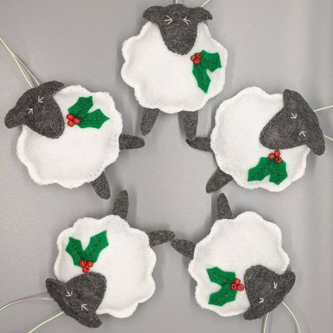 "This handmade felt sheep ornament is a great gift for sheep lovers! Ewe know you want it! Hang it on your Christmas tree for the perfect touch this holiday season. These sheep ornament measures 3.5\" wide x 3.5\" tall (9x9 cm) - PLEASE NOTE that all felt ornaments are handmade and may vary slightly in measurements. Due to the nature of light, camera and digital display preferences, colors may appear lighter/darker/otherwise different than described. Please do not hesitate to ask questions regar Sheep Felt Ornament, Farm Animal Ornaments, Sheep Ornament Diy, Sheep Ornaments, Sheep Christmas, Sheep Decorations, Felt Sheep, Christmas Sheep, Chrismon Ornaments