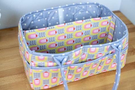 Sew the Miracle Caddy - free sewing pattern for a multi-purpose organizer Diy Ironing Board Covers, Classroom Items, Sewing Caddy, Quilting Digest, Diaper Organization, Diaper Caddy, Caddy Organizer, Fat Quarter Quilt, Free Sewing Patterns