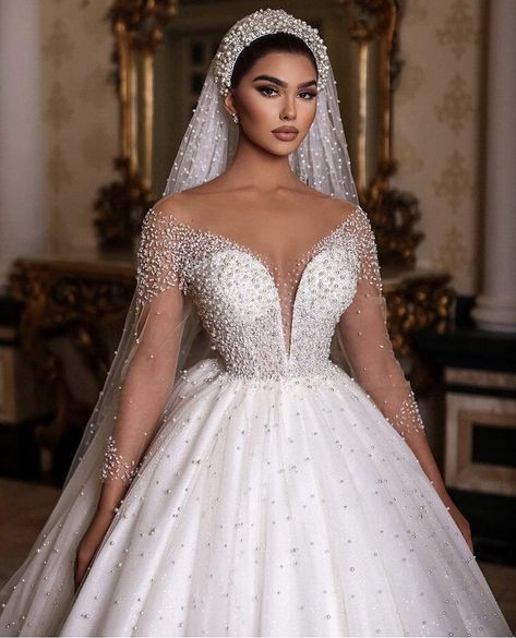 Gorgeous Wedding Dress Princesses, Queen Wedding Dress, Veil Dress, Pearl Wedding Dress, Bride Dress Simple, Classy Wedding Dress, Stylish Wedding Dresses, Royal Wedding Dress, Fancy Wedding Dresses