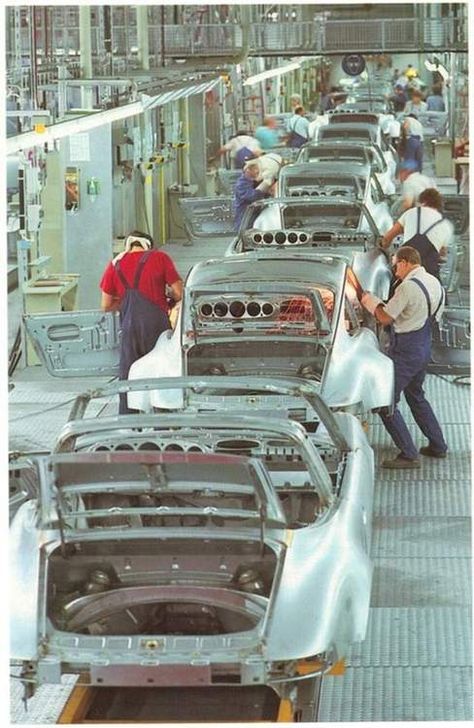 Porsche Factory Zuffenhausen Porsche Factory, Porsche 912, Porsche Classic, Vintage Porsche, Vw Porsche, Assembly Line, Porsche Carrera, Porsche Cars, Classic Porsche