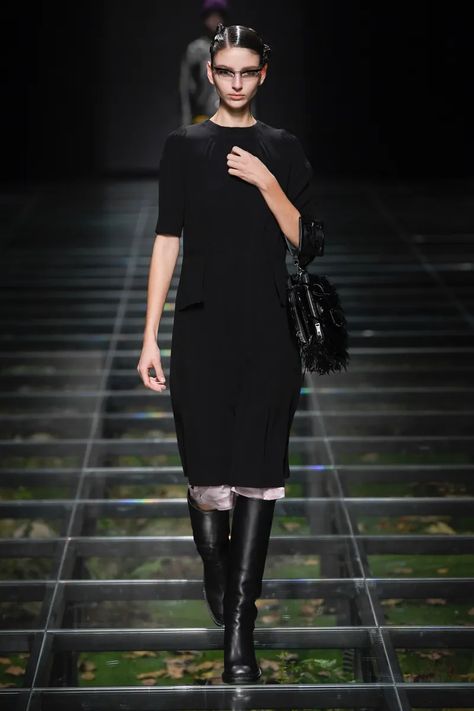 Prada Fall 2024 Ready-to-Wear Runway, Fashion Show & Collection Review [PHOTOS] Prada Runway, Runway Outfits, Show Collection, Fall 24, Miuccia Prada, Raf Simons, Fashion Show Collection, Fall 2024, Milan Fashion