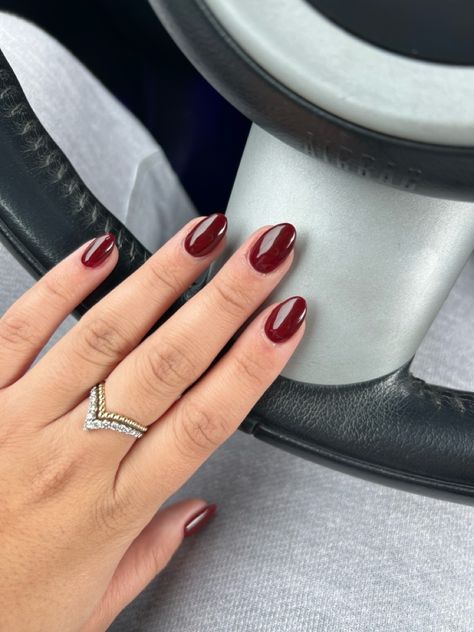 Burgundy Natural Nails, Nail Color With Maroon Dress, Maroon Almond Shaped Nails, Burgundy Nails Short Almond, Burgundy Nails Oval Shape, Cherry Mocha Short Nails, Short Nail Designs Maroon, Maroon Gel Nails Short, Cute Nails Fall Colors