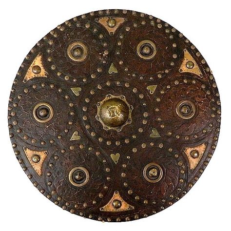 Scottish TARGE Shield 18th - 19th century Brass & Leather Mounted Celtic Furniture, Targe Shield, Scottish Targe, Scottish Crest, Celtic Shield, Steampunk Pirate, Scottish History, Arm Armor, Anglo Saxon