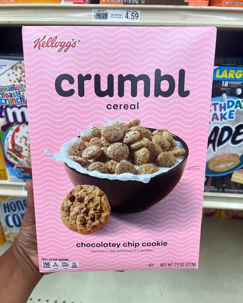 Crumbl Cookie 🍪 Cereal . I wonder how this tastes 👅!! #thestrawberrishow #foodporn #foodstagram #food #cereal #newfood #foodmeme #foodblogger #yummy #cookies #crumbl #kelloggs #photooftheday #picoftheday Cookies Cereal, Cookie Cereal, Cookies Crumbl, Crumble Cookie, Cereal Cookies, Crumbl Cookies, Crunch Cereal, Cereal Milk, Food Memes