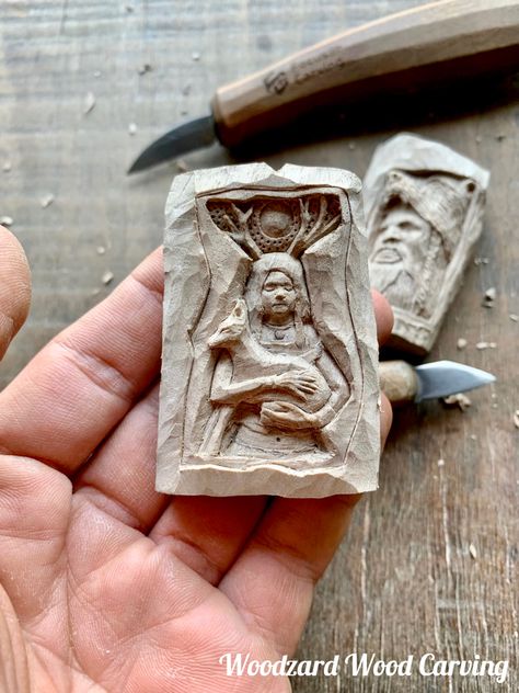 Elen Of The Ways, Woodcarving Ideas, Wood Carving For Beginners, Pagan Art, Celtic Culture, D Love, Wood Carving Designs, Love T, Wood Turning Projects