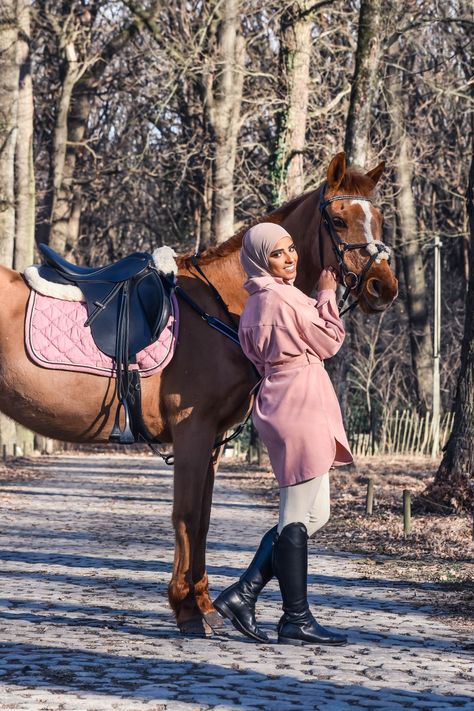 Equestrian hijabi outfit, horseriding with hijabi, hijabi riders Riding Horses Outfit, Horse Riding Outfit Women, Horseback Riding Aesthetic, Outfit Muslim, Riding Outfits, Horse Riding Boots, Horse Riding Outfit, Equestrian Aesthetic, Riding Clothes