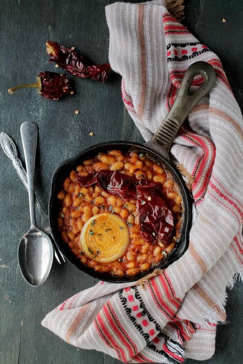 Macedonian Style Baked Beans {Tavce Gravce} via www.diethood.com | #recipe #dinner #beans #tavcegravce Tavce Gravce, Albanian Recipes, Macedonian Food, Baked Bean Recipes, Carnival Food, Dried Peppers, Traditional Recipes, Recipe Dinner, Tasty Kitchen