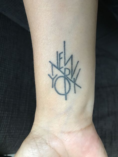 For the Love of New York. #newyork #new #york #picture #ideas Places To Get Tattoos, New York Tattoo, Nyc Tattoo, Nyc Manhattan, Cool Small Tattoos, Cosmetic Tattoo, Tattoo Cover-up, Up Tattoos, Abstract Tattoo