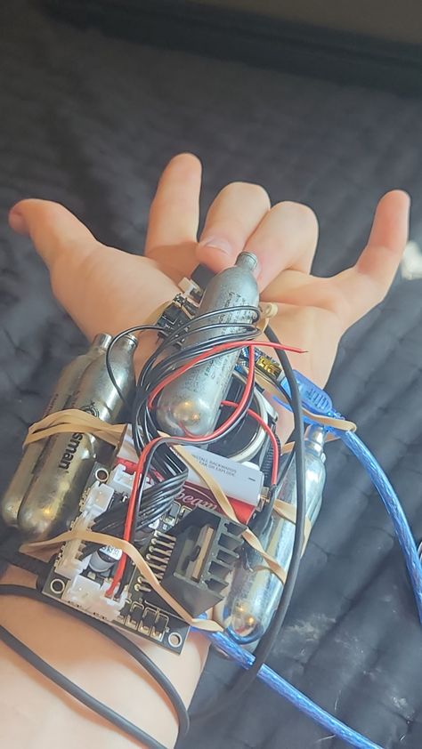 Home made spiderman Web shooter bracelet electronic Sci fi diy wrist watch spider-man Webshooters Design, Instagram Hacking, Noir Spiderman, Web Shooters, Iron Man Fan Art, Spiderman Comic Art, Spiderman Web, Marvel Statues, Spiderman Theme