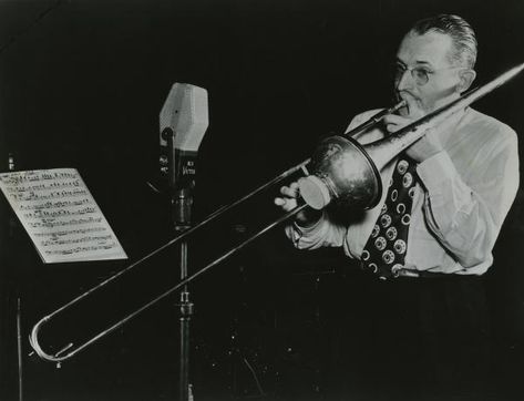 Trumpet Accessories, Tommy Dorsey, Popular Bands, World Quotes, All About Music, Jazz Musicians, Trumpeter, Could Play, Big Band