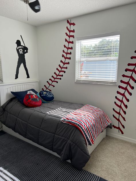 Teen Baseball Bedroom, Baseball Bedroom Ideas, Boys Baseball Bedroom, Baseball Themed Bedroom, Football Room Decor, Themed Bedroom Ideas, Baseball Theme Room, Baseball Project, Baseball Room Decor