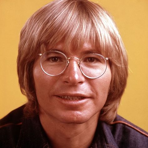 John Denver Songs, John Denver Pictures, Denver Photography, Take Me Home Country Roads, David Archuleta, Country Music Videos, Country Boy, John Denver, Mountain High