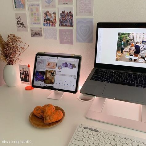 Desk Setup With Ipad, Graphic Designer Table Setup, Macbook Desk Aesthetic, Graphic Designer Working Desk, Small Desk Set Up Aesthetic, Ipad And Laptop Setup, Laptop And Ipad Desk Setup, Small Desk Organization Aesthetic, Desk Laptop Setup