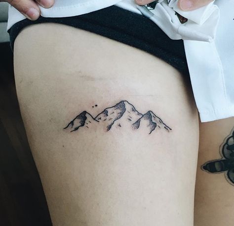 My next tattoo... Mountain range! Mountain Tattoo Above Knee, Rib Tattoo Mountain, Mountain Thigh Tattoo, Mountain Tattoo On Ribs, Mountain Range Ankle Tattoo, Small Mountain Tattoo, Mountain Tattoo Design, Indian Feather Tattoos, Earthy Tattoos